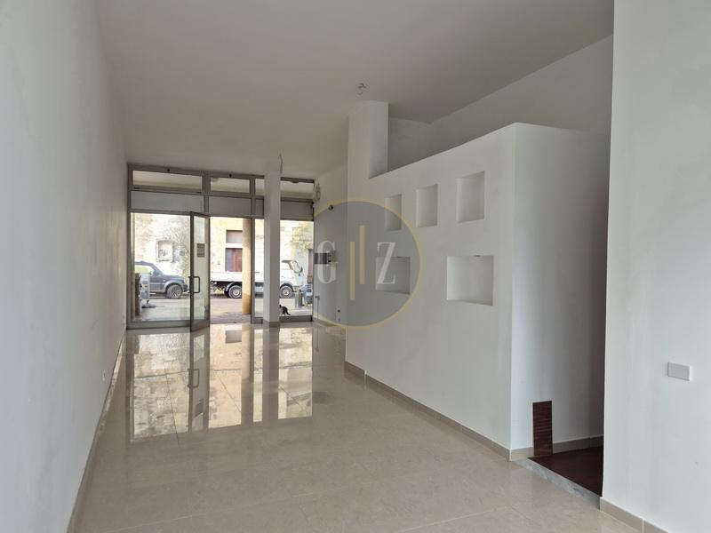 Locale commerciale in locazione a Martano – Zona centrale ad alta visibilità